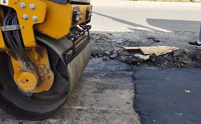 В Курске делают ямочный ремонт на улице 2-я Новоселовека