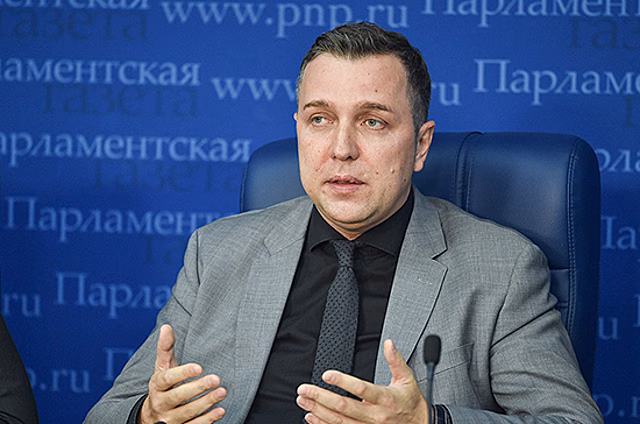 Проект о тюремном заключении до пяти лет для чиновников за оскорбление населения России внесен в Госдуму