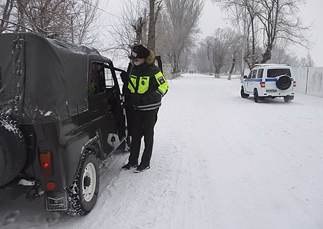 Военные автоинспекторы ЦВО провели акцию по безопасности дорожного движения в Свердловской области