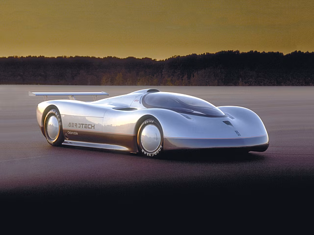 Oldsmobile Aerotech набрал скорость в 443 км/ч на четырех цилиндрах еще в 1987 году