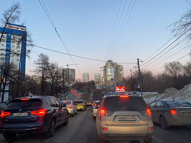 9‑балльные пробки сковали улицы Нижнего Новгорода утром 23 января