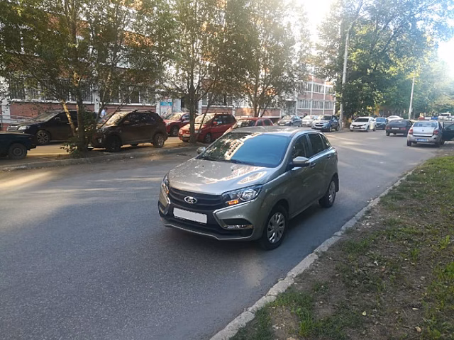 В Самаре на ул. Металлистов водитель на LADA XRAY сбил 10-летнего мальчика