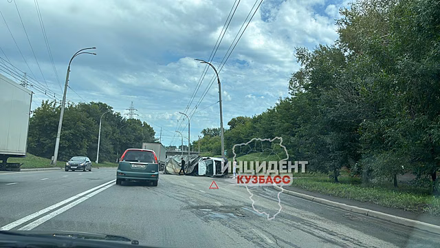 ДТП с перевернутым автомобилем произошло в Кемерове