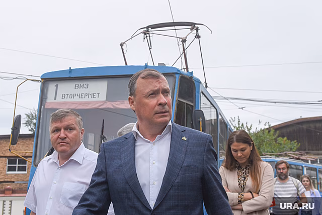 Во власти Екатеринбурга бьются за миллионы на ремонты дорог