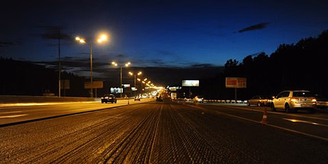 Водителей в России обяжут носить светоотражающие жилеты в темное время суток