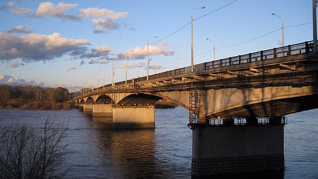 В Кирове спасли девушку, которая хотела спрыгнуть с моста