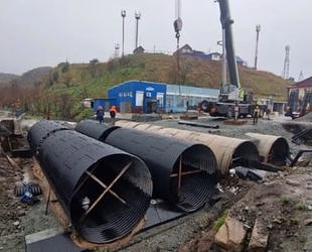 В Сахалинской области в русле реки Правда завершили монтаж водопропускных труб
