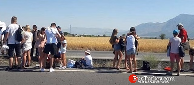 На дороге Анталья-Денизли перевернулся автобус с иностранными туристами