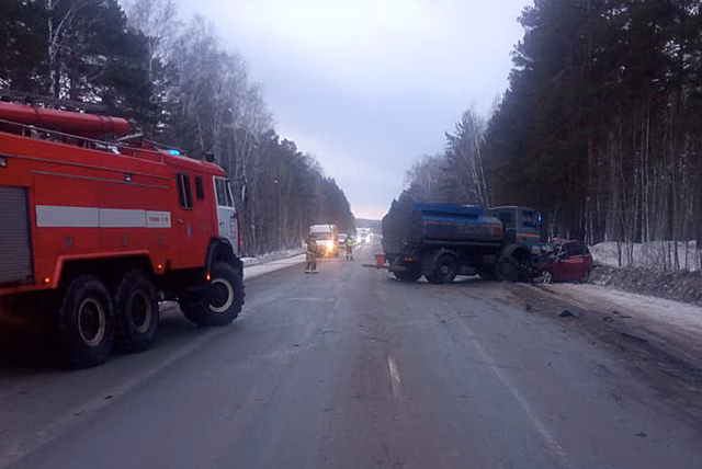 Два человека погибли на трассе в Новосибирской области