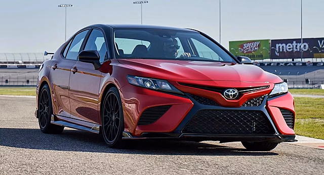 Продажи Toyota в России снизились на 70%
