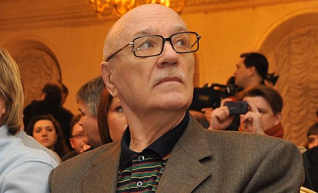 Леонид Куравлев больше не может глотать пищу самостоятельно