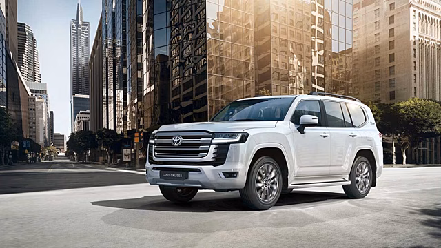 Россиянам рассказали о более дешевом способе купить Toyota Land Cruiser 300