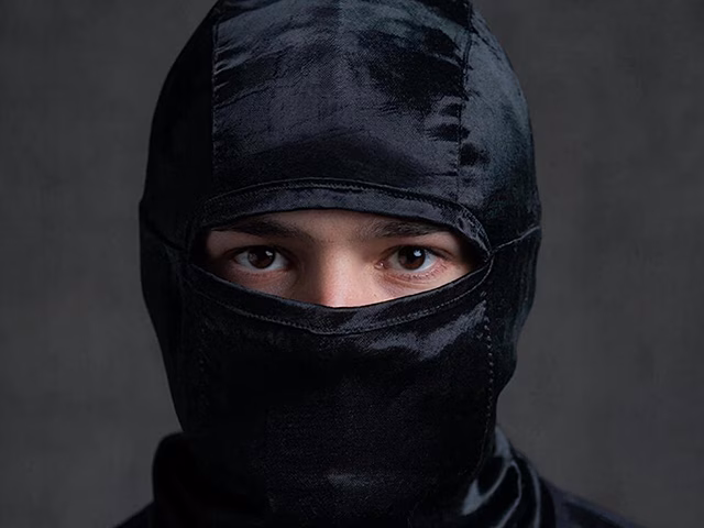 Штрафы до 30 тыс. грозят новосибирцам за сокрытие лица в общественных местах