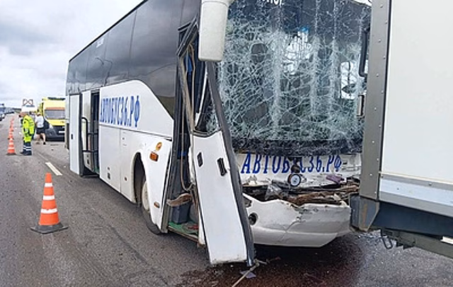 В Воронежской области после ДТП с автобусом проводят проверку