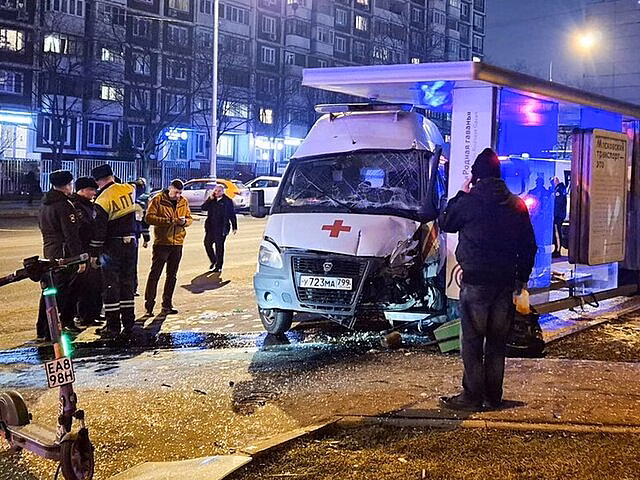 Пострадавшие в ДТП со скорой помощью в Москве доставлены в стационары