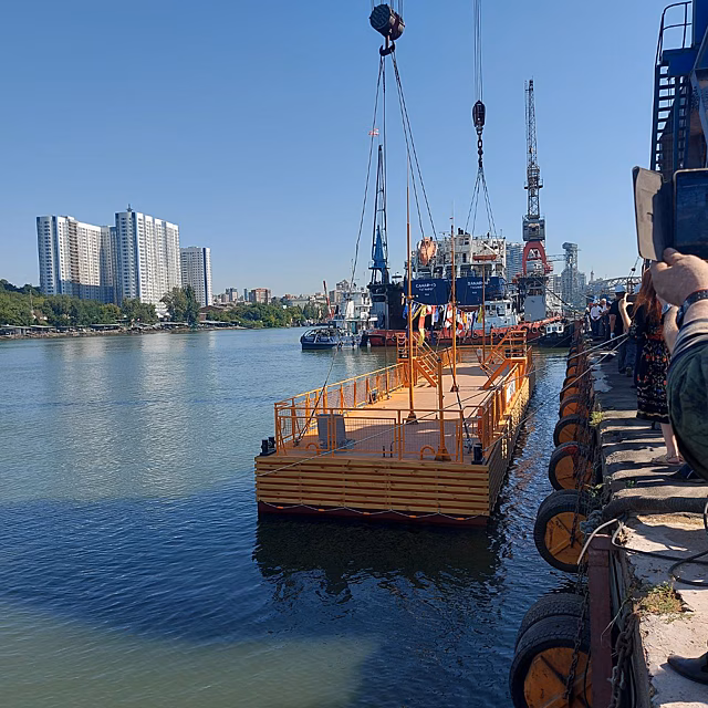 В Ростове на воду спустили первый причал для судов &laquo;Валдай&raquo; и &laquo;Метеор&raquo;