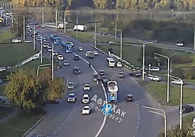 ДТП в час пик произошло перед Кузнецким мостом в Новокузнецке