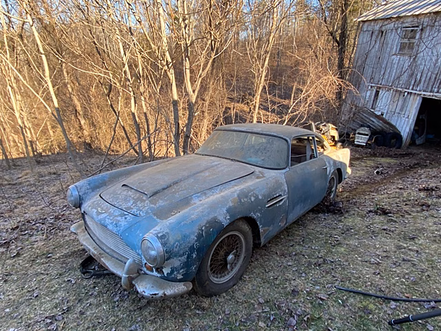 Забытый в сарае на 30 лет Aston Martin DB4 выставили на продажу