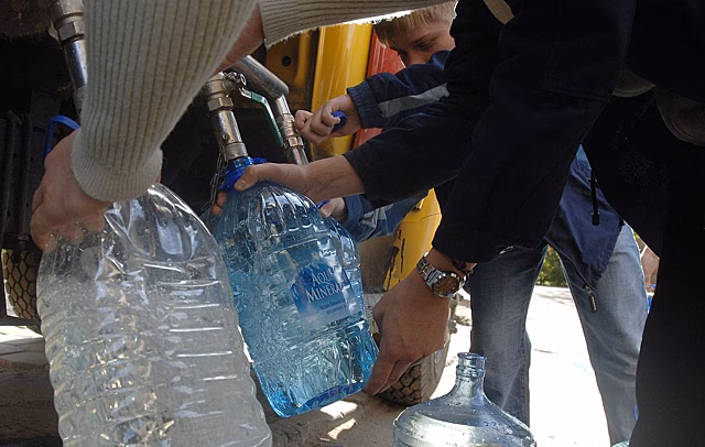 Известны адреса подвоза воды жителям домов в центре Саратова