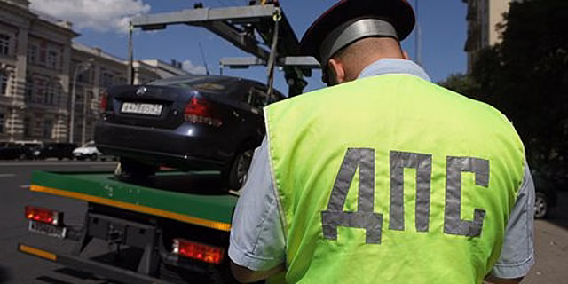 Правозащитник оспаривает норму о жилетах для водителей