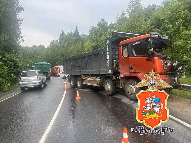 Один человек погиб и 12 пострадали в аварии с маршруткой в Одинцове