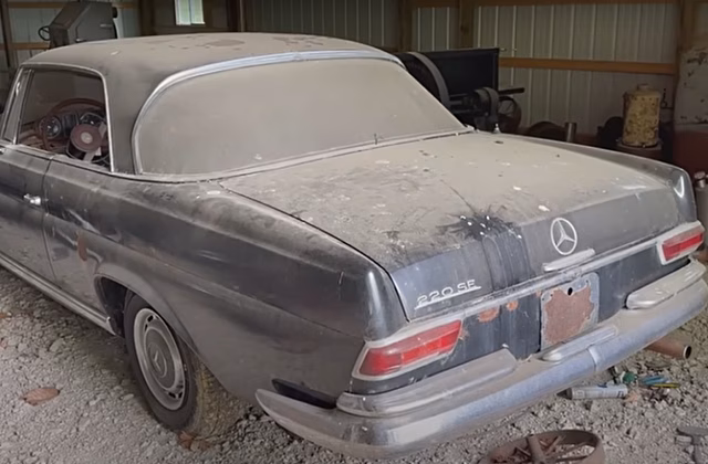 Классический Mercedes-Benz 220 SE вернули к жизни спустя 28 лет простоя