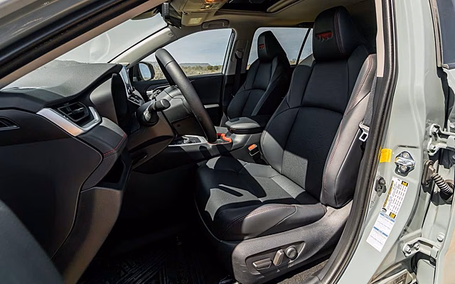 Любимый кроссовер Toyota вернулся в Россию: сколько он теперь стоит