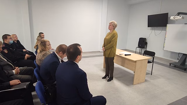 Мэр Саратова об освещении дороги к школе в Иволгине: «Ведутся переговоры»