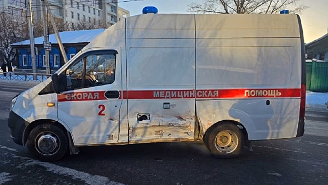 В Иркутске произошла авария с участием скорой помощи: пострадали люди