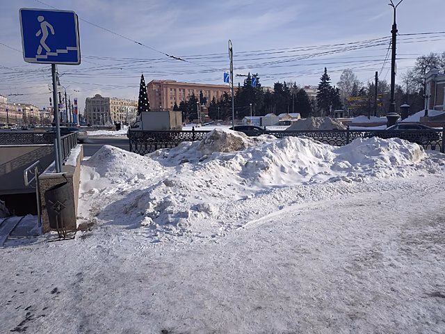 Подрядчикам поручили убрать Челябинск после разгула стихии и подготовиться к снегопаду