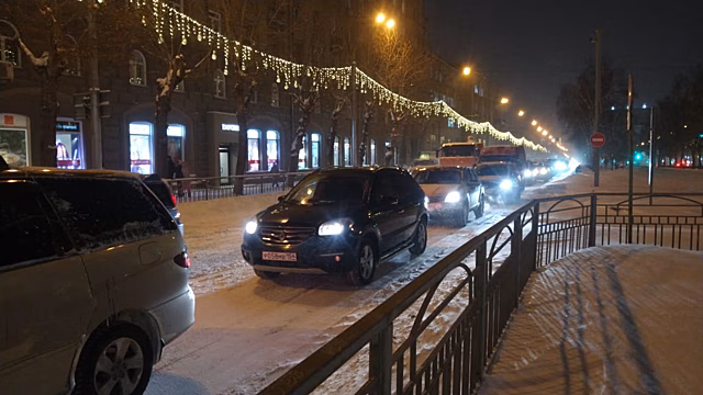 «Эта ночь кормит меня весь месяц» – новосибирский водитель не праздновал Новый год более 10 лет