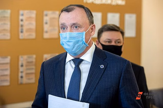 Глава Екатеринбурга отреагировал на торфяной пожар в городе