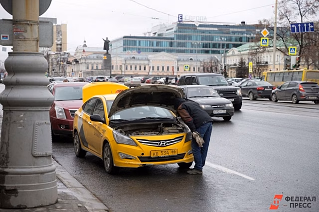 В Екатеринбурге раскрыли истинное количество таксистов-нелегалов