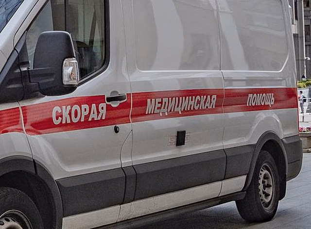 Автобус столкнулся с грейдером в Подмосковье, трое пострадавших