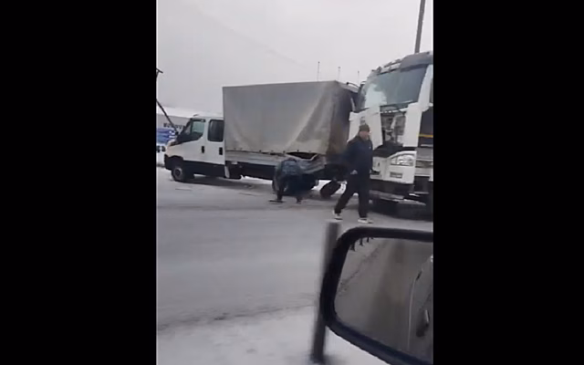 Движение на Москву затруднено из-за ДТП с грузовиками на Южной окружной Рязани