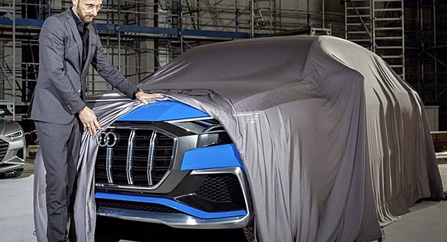 Компания Audi показала на тизере новый электро-кроссовер Audi Q8 E-Tron
