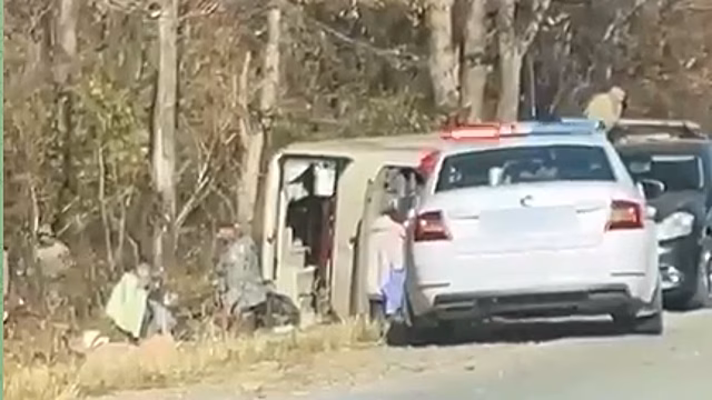 В Приморье два человека погибли в ДТП с туристическим автобусом