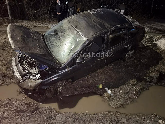 В Кемерове машина с женщинами взлетела из-за дорожной ямы – что говорит ГАИ
