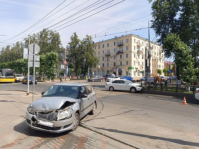В ДТП на Октябрьском проспекте пострадал годовалый ребенок