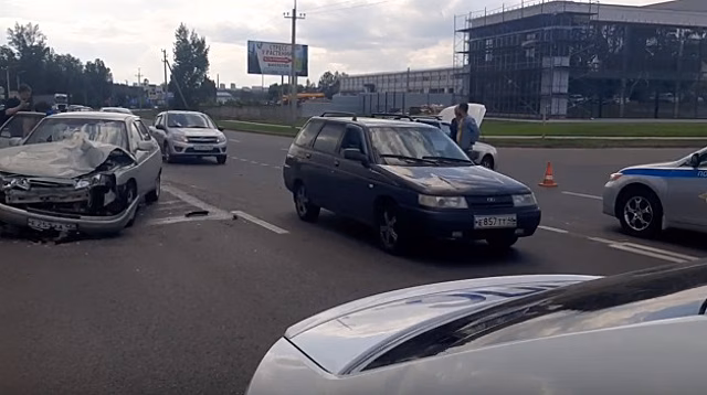 На окраине Курска 3 человека получили ранения в ДТП