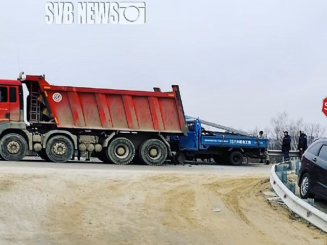 На трассе возле Свободного произошло жёсткое ДТП: работает скорая