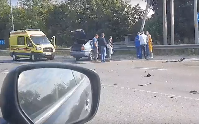 В Рязани реанимация прибыла на место массового ДТП у Новоселковской