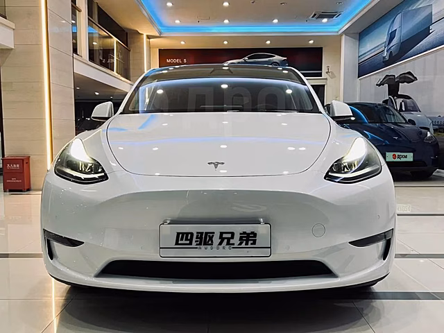 В Новосибирске продают китайский электромобиль Tesla за 5,5 млн рублей