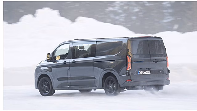 Ford представил полноприводный E-Transit Custom