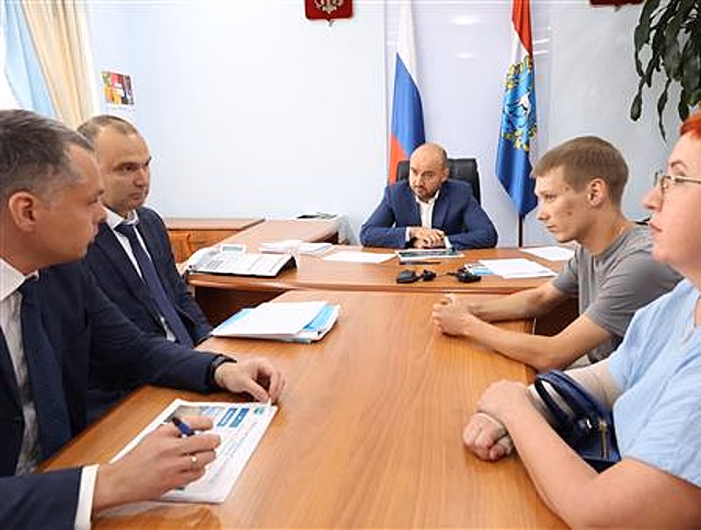 В Самаре глава региона провел личный прием граждан
