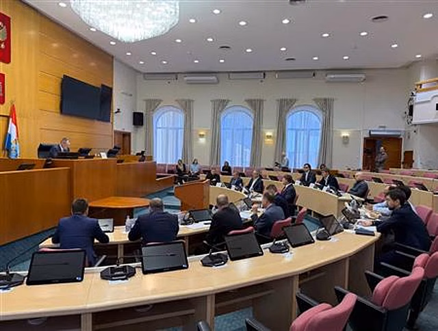 Депутат Милеев добивается расширения парковки у онкоцентра в Самаре