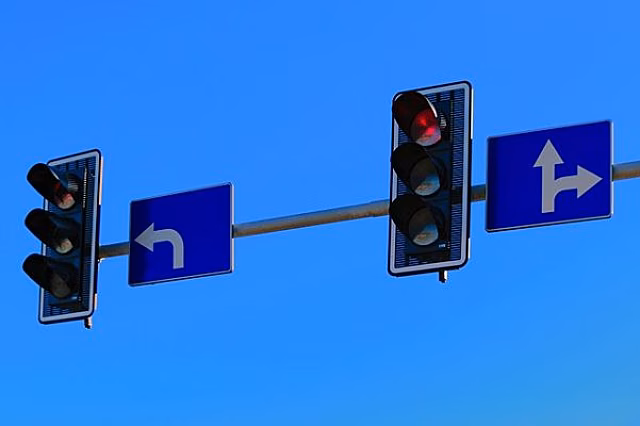 Власти приморского города попеняли краевым властям неработающим светофором