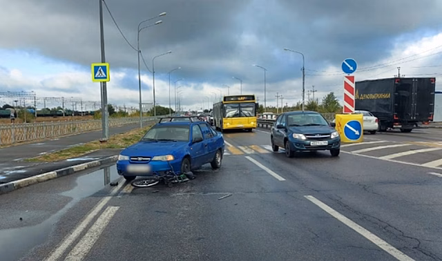 В Волгограде на пешеходном переходе сбили 25-летнего мужчину