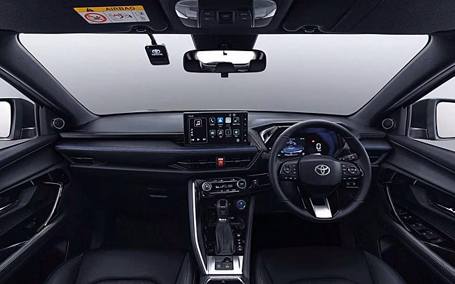 Компактный кроссовер Toyota получил новую версию и стал похож на старшие модели