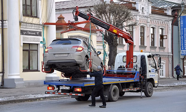 Бюджет предложили пополнять за счёт принудительной эвакуации автомобилей